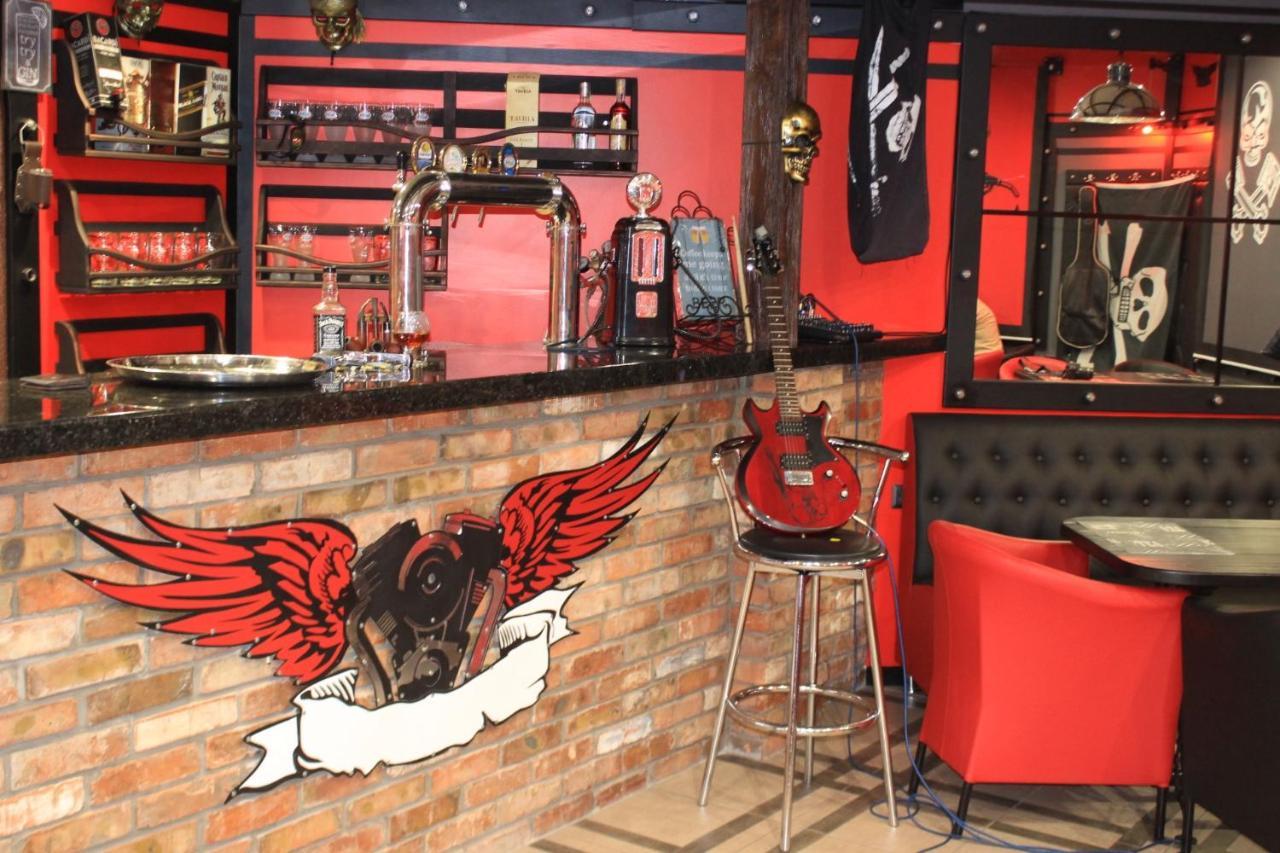 Biker'S Pub Hotel Oleksandriia ภายนอก รูปภาพ